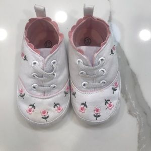 White tennis shoes! $2 add on!